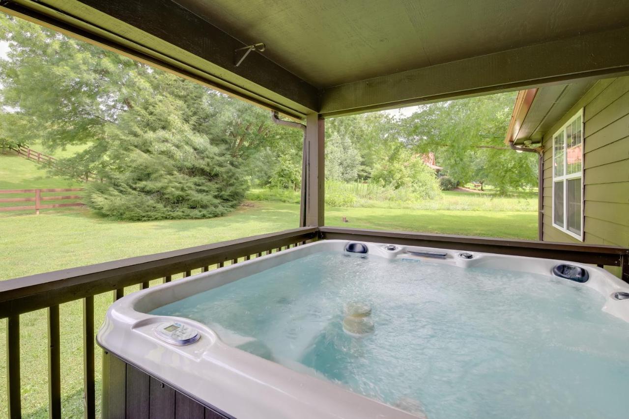 Sevierville Cabin With Private Hot Tub And Fire Pit Exterior foto